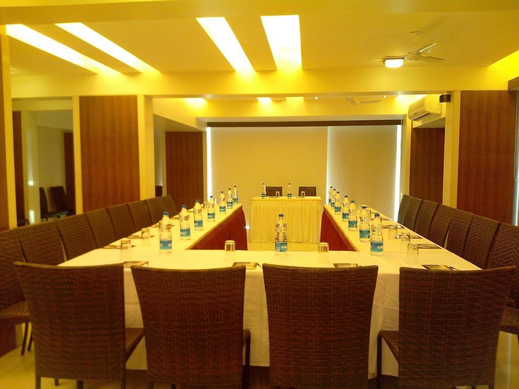 Hotel Tanish Residency Navi Mumbai Ngoại thất bức ảnh